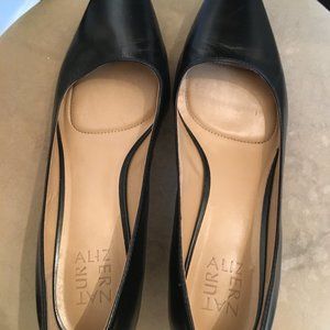 Naturalizer Black Leather Kitten Heels